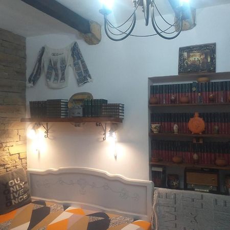 דירות מנגליה Casa Mola מראה חיצוני תמונה