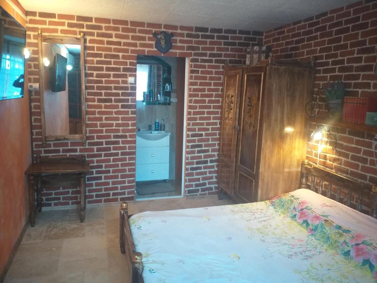 דירות מנגליה Casa Mola מראה חיצוני תמונה